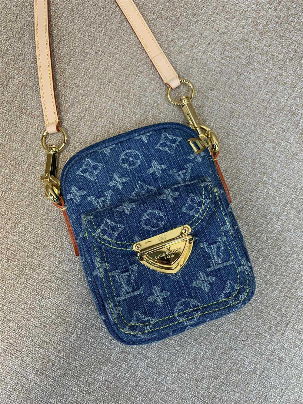 Louis Vuitton Fairfax Pochette M82948 size：14x2.7x18cm 2025 new 